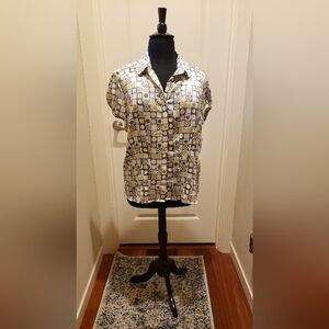 Antilia Femme Modern Geometric Print Womens Short Sleeve Yellow & Gray Blouse